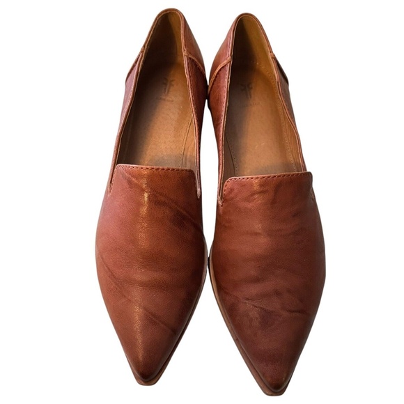FRYE Kenzie Venetian Loafers Flats Size 7.5 Brown Distressed Leather Pointed Toe - Picture 8 of 12